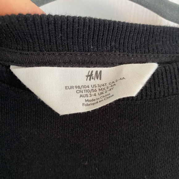 H&M girls Black Dress with Lace Ruffle Sleeves - Picture 2 of 2